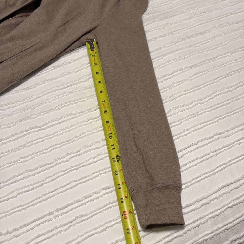 EUC Cabi Weekend Topper - #3543 SMALL - Picture 14 of 14
